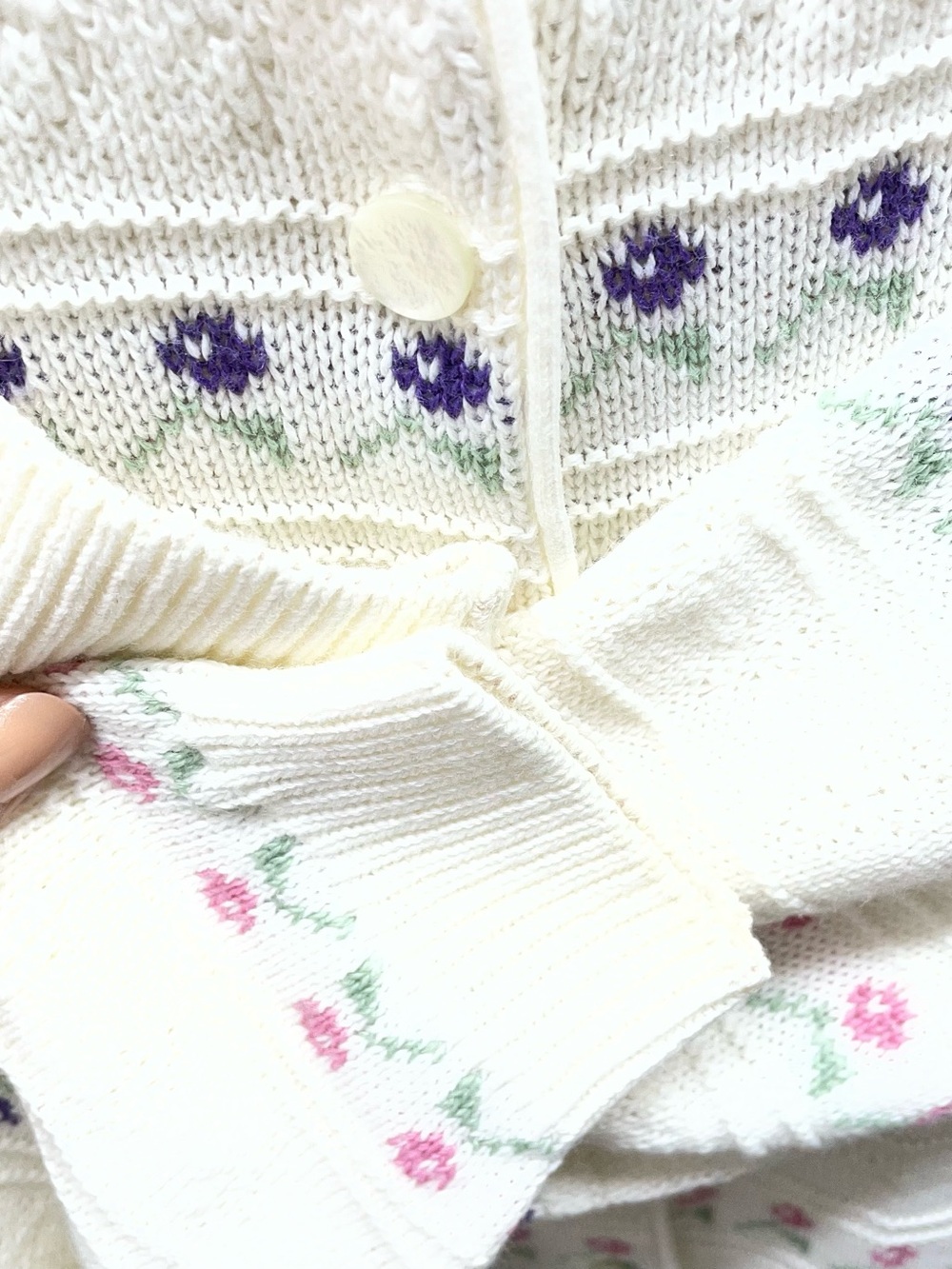 Vintage cottagecore Avon Cream Knit Cardigan with Pink and Purple Floral Stripes - Picture 4 of 11